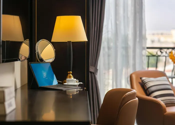 San Palace Hotel & Rooftop Hanoï